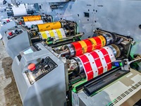 Nouvelle machine d'impression flexographique à découpe de papier, d'étiquettes et de stickers, entièrement automatique, haute précision, 320 mm, contrôle PLC, couleurs, séchage UV