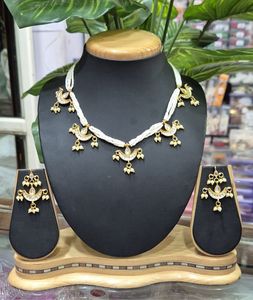 Conjunto de joyas de nuevo diseño para mujer Material de aleación de piedra principal Diseño tradicional elegante Novias Bodas - Product Image 1