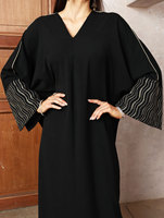 Abaya de luxe noire de Dubaï avec détails de manches dorées Modish Loose Fit Silhouette Khaleeji Minimalist Dress