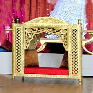 Doli dorado tallado para bodas, Doli Palki indio en venta, Palki de madera de moda para la entrada de la novia, Venta de bodas en EE. UU. - Product Image 1