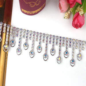 Borla de Plástico con Pedrería de 3 cm, Accesorios para <span class=keywords><strong>Disfraces</strong></span> de Carnaval, Adorno de Flecos con Pedrería Transparente AB - Product Image 5