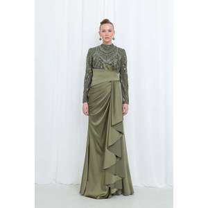Robe de soirée longue en satin kaki pour femme Puane avec haut brodé et détail de taille drapé, robe élégante pour occasions spéciales - Product Image 3