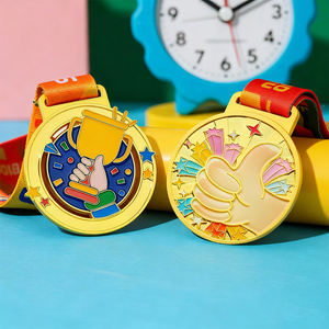 เหรียญรางวัลการ์ตูนแบบกำหนดเองพร้อมริบบิ้น สีสันสดใส รางวัลโลหะจากแอนิเมชั่นภาพยนตร์ เหรียญเคลือบเงา ของขวัญสำหรับการเข้าร่วมและการสำเร็จกิจกรรม - Product Image 4