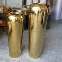 Vas Lantai Besar Emas Dekorasi Rumah Mewah Modern, Pot Bunga Stainless Steel Tinggi untuk Luar Ruangan, Pot Logam Tahan Lama untuk Taman yang Elegan