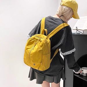 Zaino Leggero e Capiente per Viaggi e Escursioni, Stile Casual e Versatile - Product Image 4