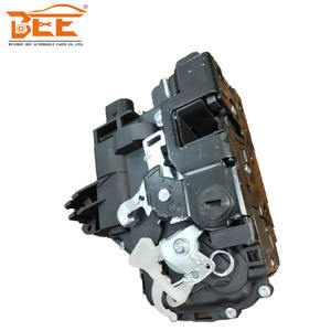 Actionneur <span class=keywords><strong>de</strong></span> verrouillage <span class=keywords><strong>de</strong></span> porte arrière gauche pour VW Golf 3B4839015A 3B4 839 015A 3B4839015AE 3B4839015AL 5Z4839015 3B4839015M 3B4839015 - Product Image 1