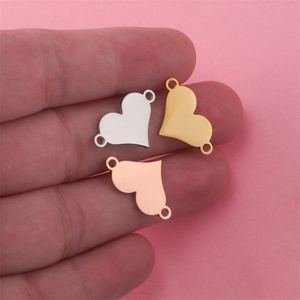 จี้รูปหัวใจคู่แบบสั่งทำคุณภาพสูง วัสดุสแตนเลส สำหรับสร้อยคอ - Product Image 3