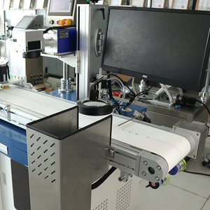 Système laser <span class=keywords><strong>de</strong></span> marquage <span class=keywords><strong>de</strong></span> capsules <span class=keywords><strong>de</strong></span> flacons conforme à la norme EAEU : alimentation automatique, marquage <span class=keywords><strong>de</strong></span> données variables, validation des codes, rejet des erreurs, empilage - Product Image 5