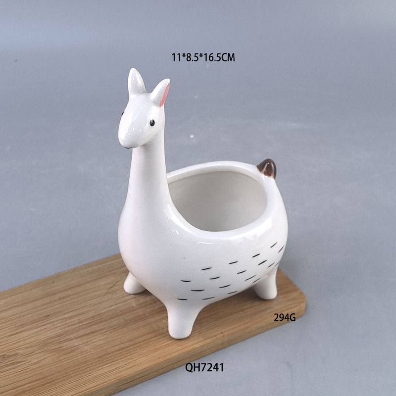Lamb flowerpot