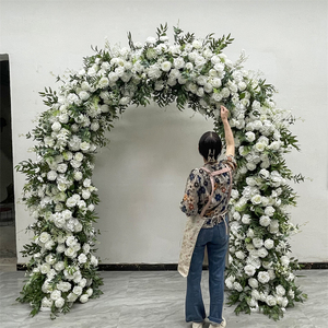 ซุ้มดอกกุหลาบขาวผ้าไหมสำหรับงานแต่งงาน ฉากหลังดอกไม้ประดิษฐ์ จัดดอกไม้ตกแต่งพื้นหลัง - Product Image 1