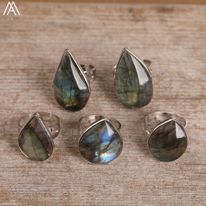 Flash <strong>Labradorite</strong> Silver <strong>Ring</strong> , Freeform Drop Shape Band , Fashion Gift - Product Image 3