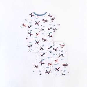 Conjunto de Ropa para Niños de 2 Piezas, Camiseta de Manga Corta y Pantalones Cortos con Estampado de Nubes de Avión en Fibra de Bambú, Suave y Transpirable para Verano, 2-5 Años, Venta al Por Mayor - Product Image 2