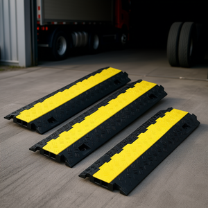 Rampa Protettiva per Cavi a 2 Canali, Resistente, in TPU, Copricavo per Fili e Tubi 1.2 X 1.1, Dissuasore di Velocità per Traffico - Product Image 2