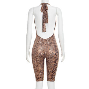 Viviblook D26RP009 Mono elegante de longitud media para mujer con estampado de serpiente, cuello halter en V profundo y espalda descubierta, estilo casual y sexy - Product Image 5