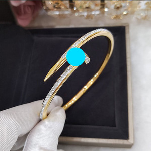Bán Buôn Thiết Kế Kim Cương Thép Không Gỉ Nail <span class=keywords><strong>Bangle</strong></span> Vòng Đeo Tay Hợp Thời Trang Tốt Bangles Trong Mạ Vàng Cho Đảng Quà Tặng - Product Image 5
