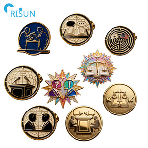 Spilla smaltata personalizzata con logo in metallo per dibattiti, giustizia e diritto, spilla smaltata per premio oratore, spilla da bavero per team di dibattito e club - Product Image 1