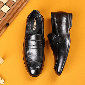 รองเท้าโลฟเฟอร์หนังสีดำสำหรับผู้ชาย รองเท้าลำลองแบบสวมปลายแหลมสำหรับเยาวชนอายุ 18-40 ปี - Product Image 3