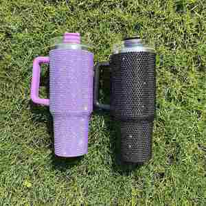 Bouteilles et Tasses Isothermes de Luxe 40oz Noires, Violettes, Bleues, Rouges, Argentées, Roses, Ornées de Strass et Cristaux Scintillants - Product Image 5