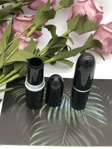 ไม่มีขั้นต่ำในการสั่งซื้อ มีสินค้าในสต็อก ขายส่ง หลอดลิปสติกพลาสติกสีดำรูปทรงกระสุน ขนาด 12.1 มม. สำหรับใส่ลิปบาล์มแบบมีลูกเล่นมุก  สามารถสลักลายได้ - Product Image 6