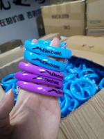 Bracelet LED en TPU multicolore, lumineux dans le noir, clignotant, pour le soutien lors de concerts