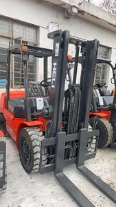 Chariot élévateur HELI FD30 FD100 d'occasion à prix avantageux, en bon état, disponible en magasin pour les travaux de mise à la terre - Product Image 5