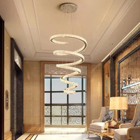 Haut lustre en cristal de luxe moderne personnalisé suspendu au plafond perles design LED lampes suspendues pour hôtel villa escalier villa