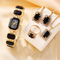 Ensemble de bijoux fantaisie avec montre, boucles d'oreilles, bague et collier en strass pour femme - Cadeau de mariage ou de fiançailles - Ensemble de bijoux raffinés avec montre