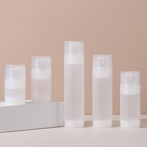 Basse quantité minimale de commande 30/50/80/100/120/150ml bouteille d'émulsion sous vide à pince givrée PP bouteille de distributeur d'<span class=keywords><strong>essence</strong></span> à pression transparente - Product Image 5