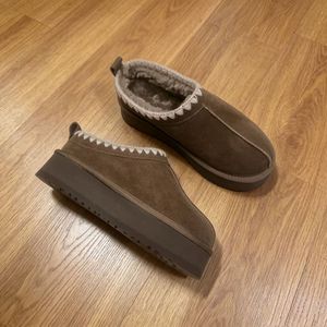 Bottes de neige chaudes d'hiver pour femmes, dessus en cuir véritable, doublure en fausse fourrure, semelle épaisse antidérapante, pantoufles d'extérieur 2026 - Product Image 1