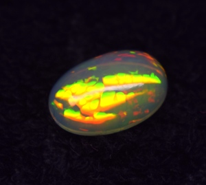 Opale naturelle multicolore de haute qualité, 4,1 ct, 16*11*5,4 mm, cabochon, pierre précieuse en vrac pour la fabrication de bijoux - Product Image 1