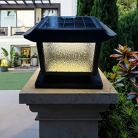 Lampe LED solaire murale extérieure IP44 étanche avec un angle de faisceau de 360° et une lumière blanc chaud pour parc à thème