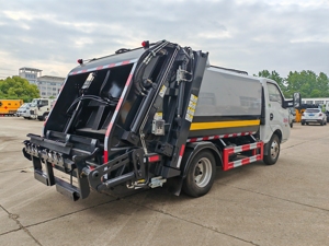 Camión de Basura Compactador Dongfeng 5m3, Camión de Basura Pequeño - Product Image 6