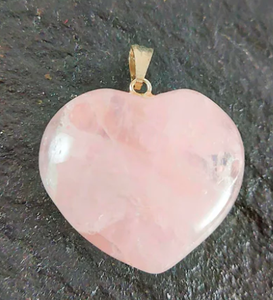 Colgante de Cuarzo Rosa en Forma de Corazón – Collar de Cristal Natural del Amor para Sanación Emocional, Autoestima y Positividad (Unisex) - Product Image 4