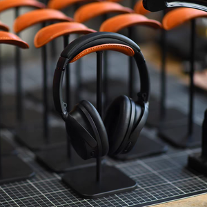 Creative Handmade Headphone <b>Stand</b> Full-Grain <b>Vegetable</b> Tanned Leather Wrapped Metal Hanger OEM Vintage Desktop Earphone - Product Image 2