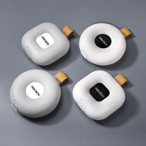 Boîte à pilules mini anti-perte moderne avec cordon, étui de rangement portable scellé à couvercle rabattable et compartiments pour médicaments et bijoux - Product Image 1