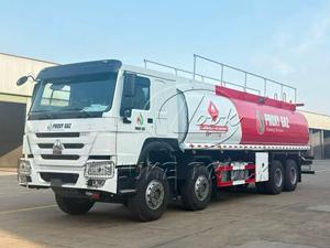 รถบรรทุกน้ำมันดีเซลแบบพิเศษ ขนาด 20000-35000 ลิตร ยี่ห้อซิโนทรัค รถส่งน้ำมันแบบถังเต็ม สำหรับงานขนส่งในบ่อน้ำมัน - Product Image 4