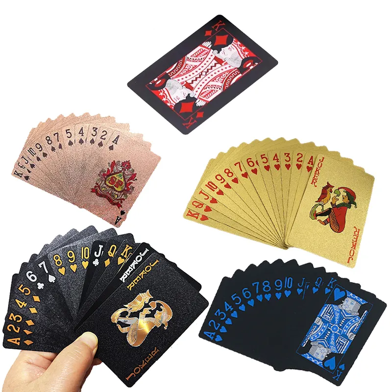 الجملة الترويجية شخصية مخصصة الطباعة الأمامية والخلفية سطح مزدوج أوراق اللعب لعبة البوكر بطاقة بلاستيكية سوداء