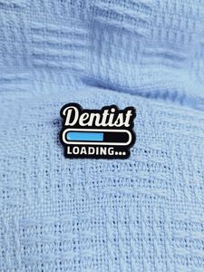 Arts Tandarts Laden Emaille Spelden Custom Medische Broche Kleding Badges Reversspeld Voor Arts En Verpleegkundige - Product Image 2