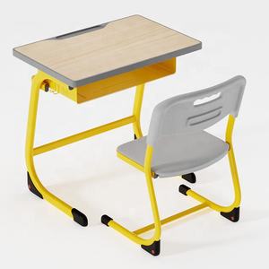 Ensemble bureau et chaise ergonomiques pour enfants, poste de travail individuel pour les devoirs avec rangement, en plastique et durable - Product Image 3
