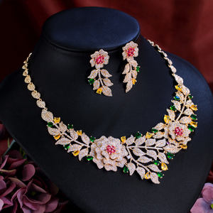 طقم مجوهرات الزفاف الفاخر الأفريقي بتصميم أزهار وأوراق شجر مرصع بالزركونيا المكعبة ومطلي بالذهب للنساء - Product Image 5