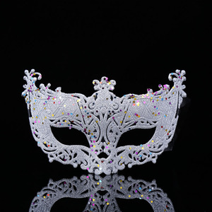 Venta al por mayor <span class=keywords><strong>Halloween</strong></span> y bola <span class=keywords><strong>de</strong></span> Navidad máscara <span class=keywords><strong>de</strong></span> Carnaval polvo <span class=keywords><strong>de</strong></span> oro zorro hueco en material PET negro para maquillaje <span class=keywords><strong>de</strong></span> fiesta - Product Image 5