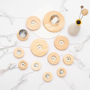 Vente en gros de veilleuse LED carrée 3D RVB personnalisée Support de lampe en bois massif de hêtre Technologie LED RVB Lumière polie avec logo personnalisé - Product Image 2