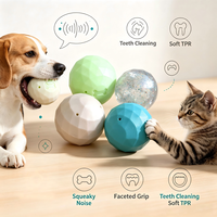 Grande balle pour chien en TPR à facettes, jouet à mâcher résistant aux morsures avec sonnette, balle interactive douce pour animaux de compagnie
