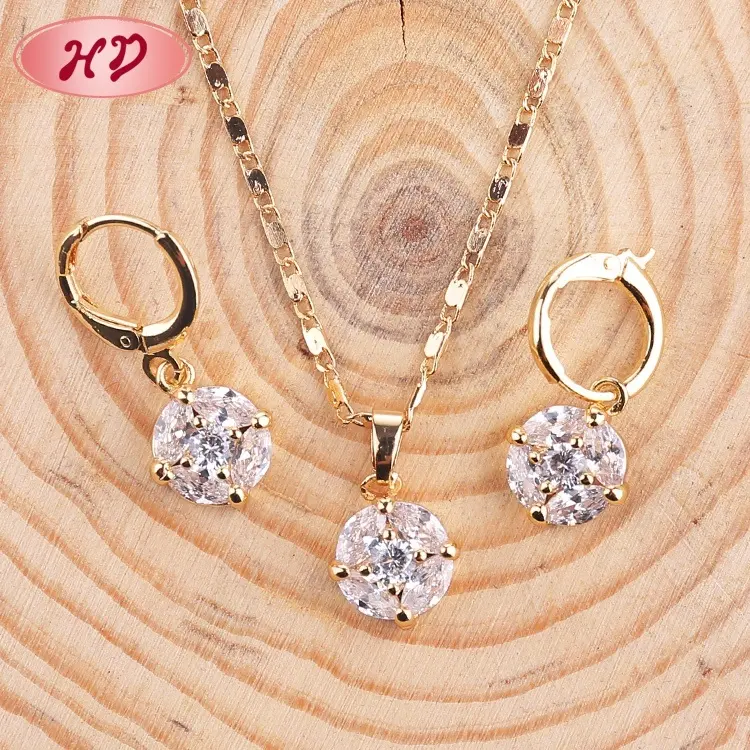 American Beautiful Designer Fashion Zirconia Setting Jewelry Set Gold Diamond Necklace And Earrings Set For Women Jewelry