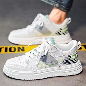 Nouvelles baskets blanches respirantes pour hommes, style coréen tendance, toutes saisons, semelle épaisse, décontractées, pour le sport et le skateboard - Product Image 1