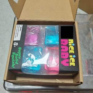 Nuevas llegadas: Paquete de 4 cubos de hielo blandos Nedoh, juguetes sensoriales populares y de gran venta, cubos antiestrés para apretar. - Product Image 3