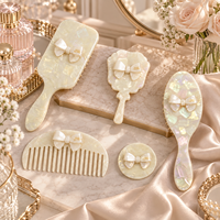 Nouvel ensemble de brosses et peignes en acétate de luxe Newyeah avec nœud élégant en coquille de perle, personnalisable (OEM/ODM) pour le soin quotidien des cheveux des femmes