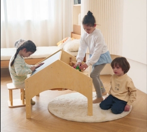 Tienda <span class=keywords><strong>de</strong></span> aprendizaje ajustable <span class=keywords><strong>de</strong></span> madera con escritorio Tienda interior para niños con pizarra para dibujar - Product Image 6