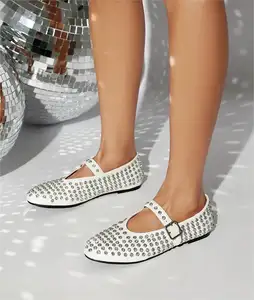 Sepatu wanita flat HD4392 gadis sibuk ukuran besar 15 grosir sandal wanita kustom mode berlian imitasi hitam putih sepatu balet