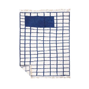 Hermosa alfombra Beni Ourain, Alfombra de lana auténtica blanca y azul, alfombra de área de tablero de ajedrez tejida a mano de mujeres indias para dormitorio - Product Image 6